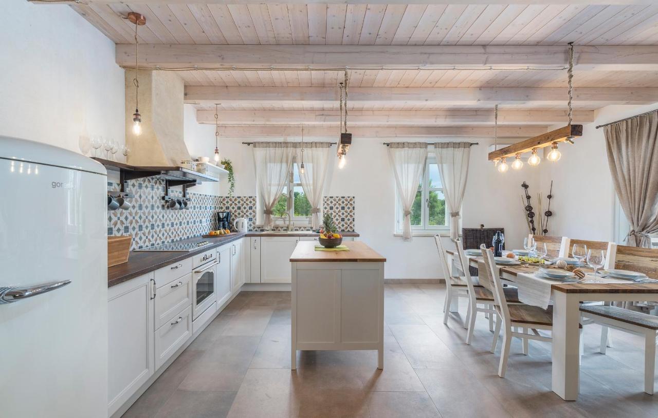 Villa-Osmium Smoljanci Екстериор снимка