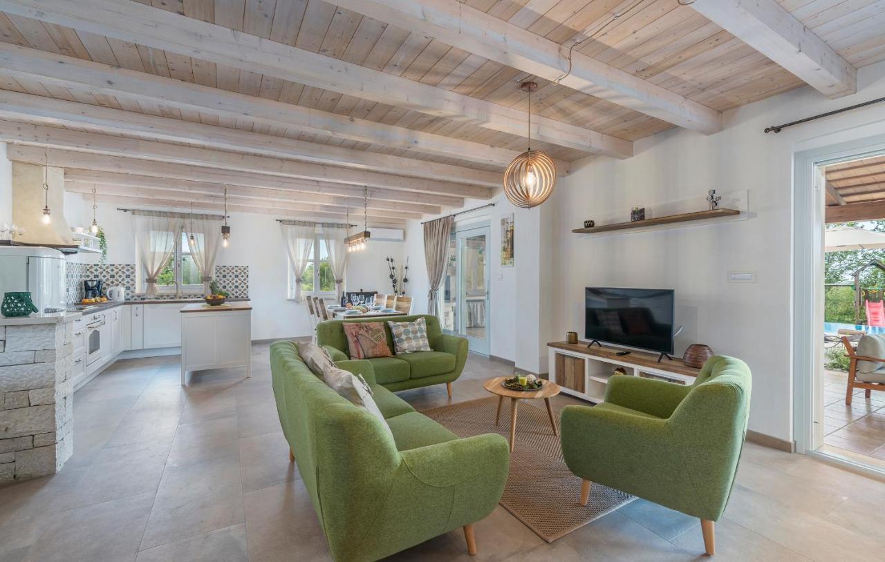 Villa-Osmium Smoljanci Екстериор снимка