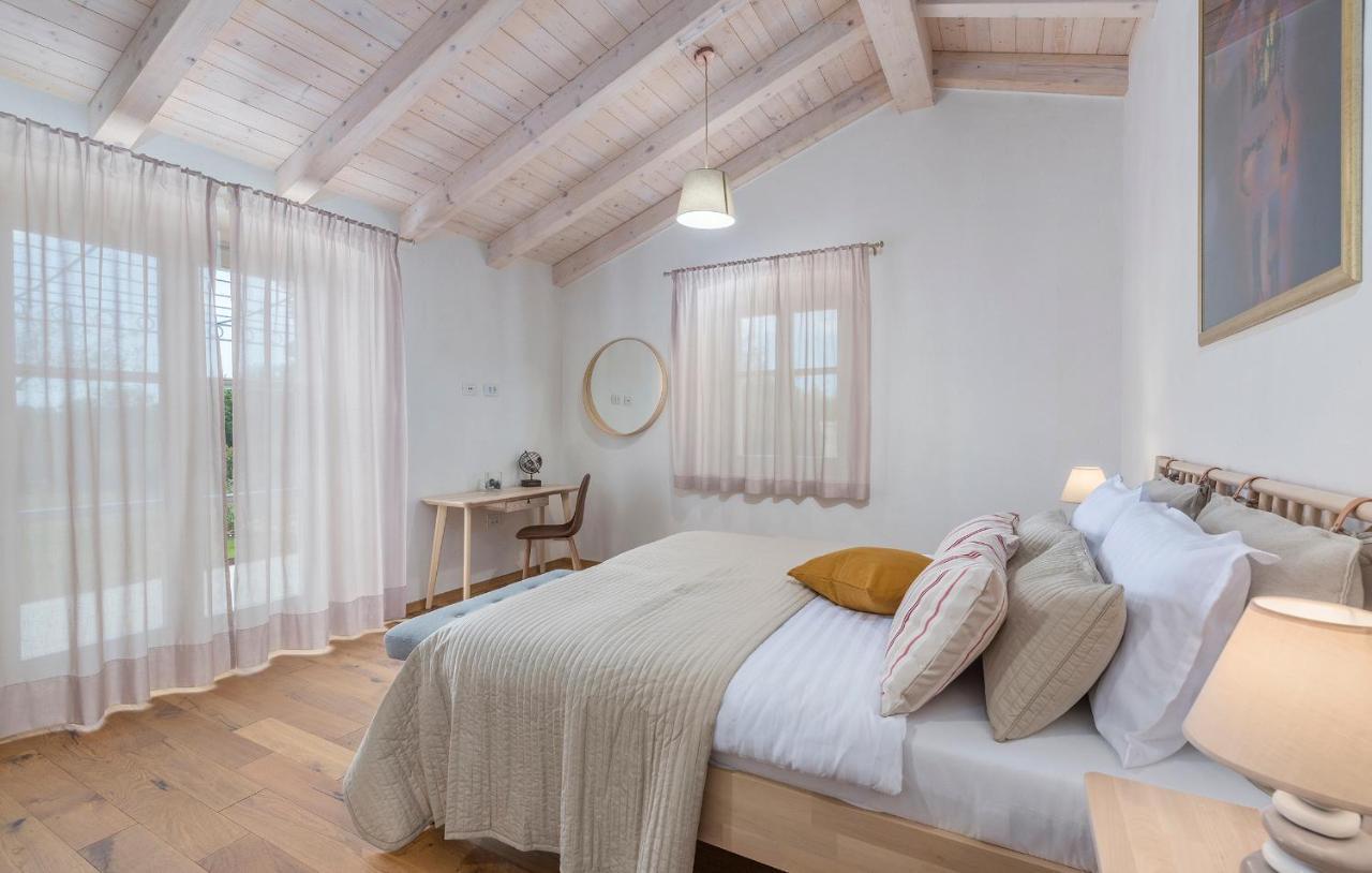 Villa-Osmium Smoljanci Екстериор снимка