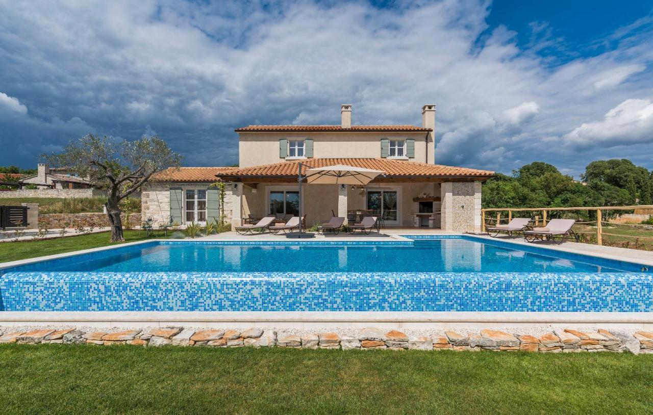 Villa-Osmium Smoljanci Екстериор снимка