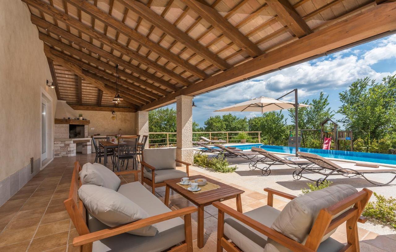 Villa-Osmium Smoljanci Екстериор снимка