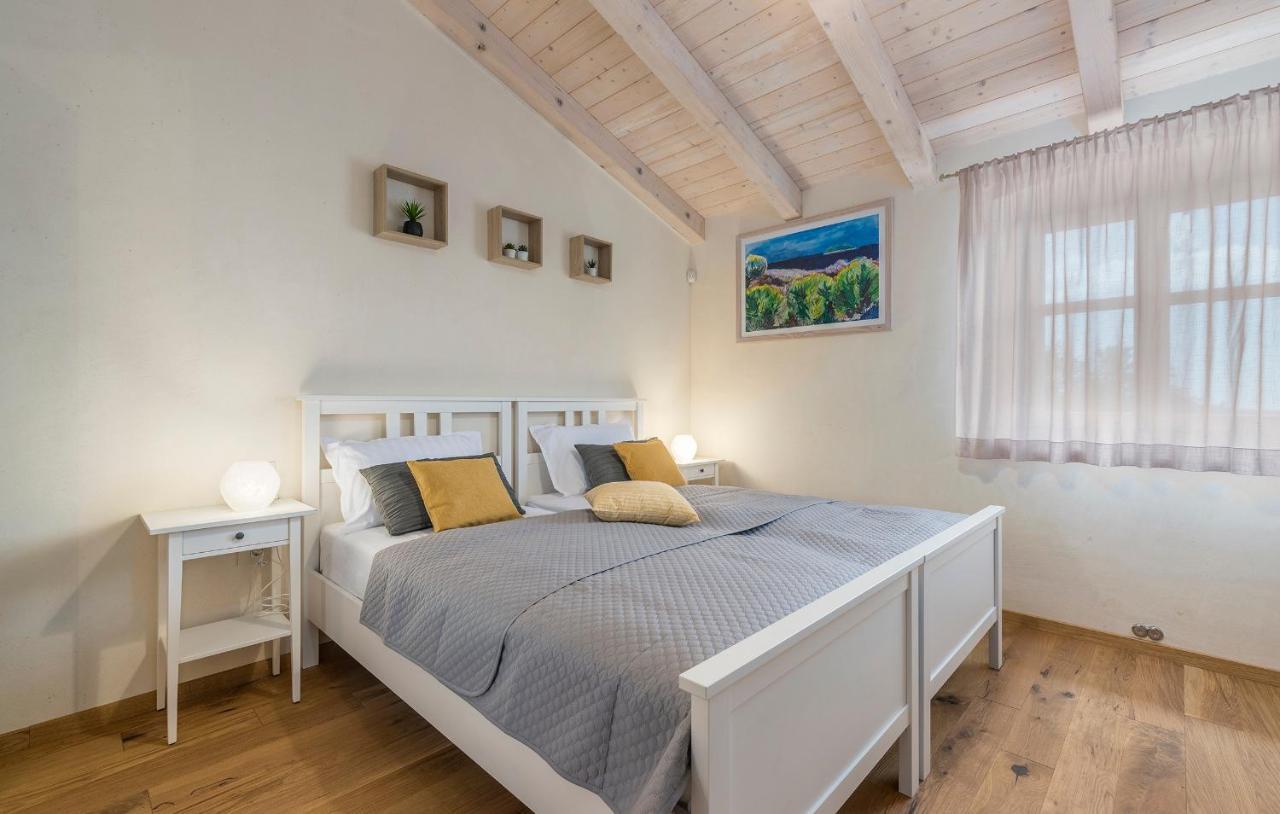Villa-Osmium Smoljanci Екстериор снимка