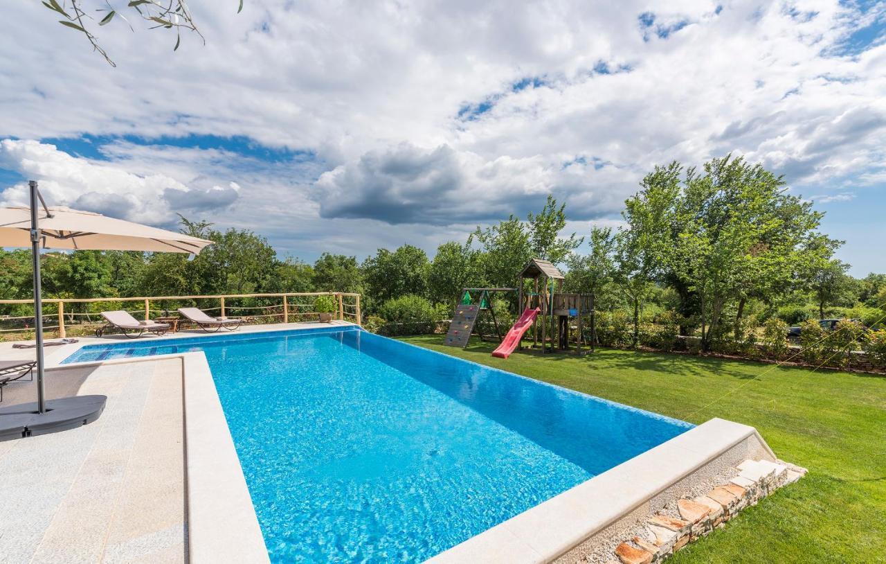 Villa-Osmium Smoljanci Екстериор снимка