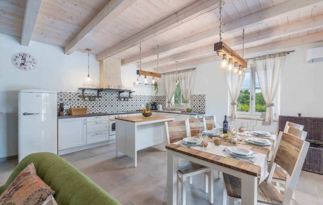 Villa-Osmium Smoljanci Екстериор снимка